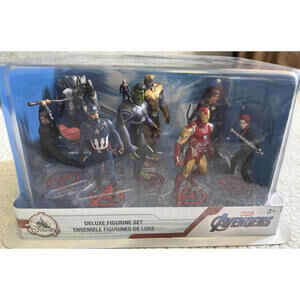 Avengers Deluxe Figure Set